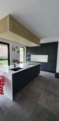 herentals  keuken in nieuwbouw afzuigkap met warmtereductie en koolstoffilter